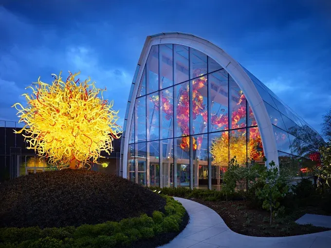 2025.11.17 Luminous Worlds: Inside Seattle’s Chihuly Garden and Glass